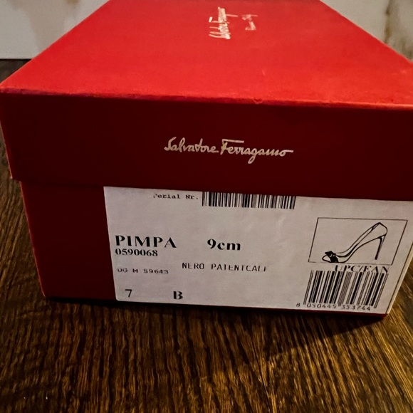 Salvatore Ferragamo Leather Bow Accent Pumps - Picture 12 of 12